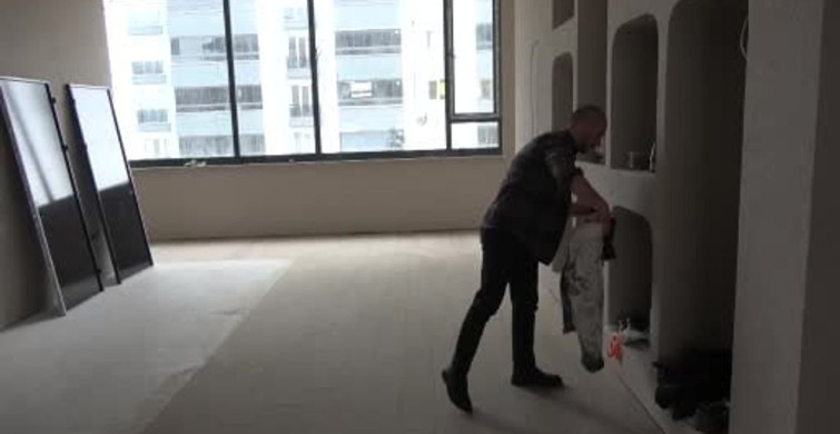 Genç Sanatçı Alperen Karaahmetoğlu: Duvarları Eserlere Dönüştürüyor