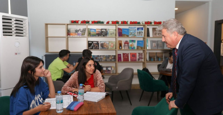 Gençler için Akıl Küpü Kütüphaneleri: Geleceğe Hazırlık Merkezi