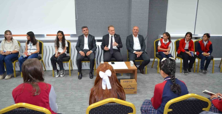 Gençler 'yıldızlara yakın' kitabını kaymakam koşansu ile değerlendirdi
