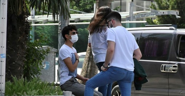 Gençlerin Sokağa Çıkma İzni Başladı