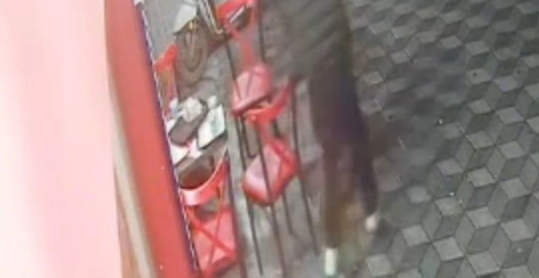 Gençlerin Dürüm Kaçışı Güvenlik Kamerasında