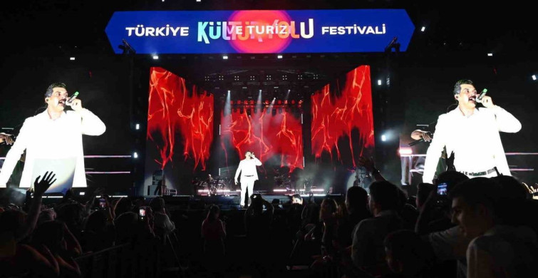 Gençlerle buluşan Bayhan: 'Şarkılara dalıp gidiyorum'