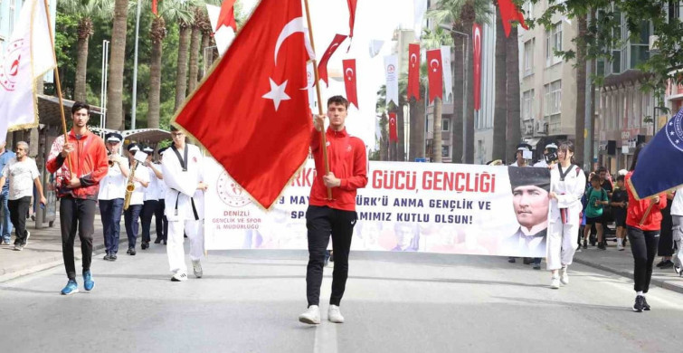 Gençlik Haftası Coşkusu Denizli'de Devam Ediyor