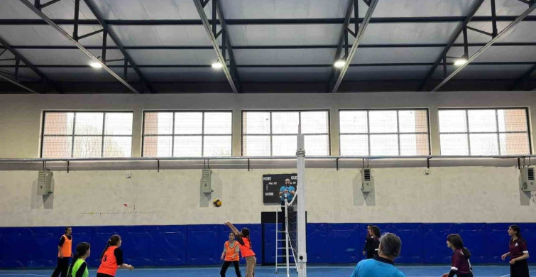 Gençlik Haftası'nda Voleybol Coşkusu