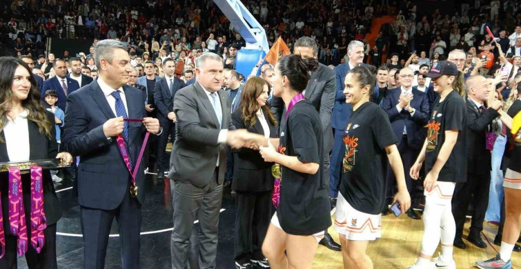 Gençlik ve Spor Bakanı Bak, ÇBK Mersin’in Şampiyonluğunu Kutladı