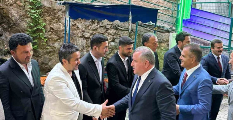 Gençlik ve spor bakanı Bak’tan Pınar Mahallesi’ne ziyaret