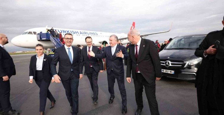 Gençlik ve Spor Bakanı Osman Aşkın Bak, Kosova'da