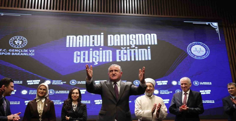 Gençlik ve Spor Bakanı Osman Aşkın Bak'tan Manevi Danışmanlara Övgü