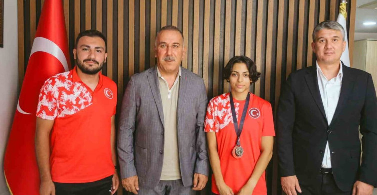 Gençlik ve Spor İl Müdürü Yığmatepe, başarılı sporcuyu ağırladı