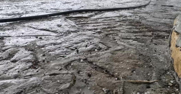 Gercüş'te Nohut Büyüklüğünde Dolu Yağışı