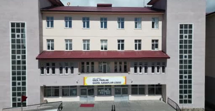 Geri Dönüşüm Malzemeleriyle Kurulan Kütüphane Öğrencilerin Yeni Mekanı Oldu