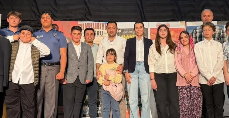 Gerze'de Tiyatro Gecesi