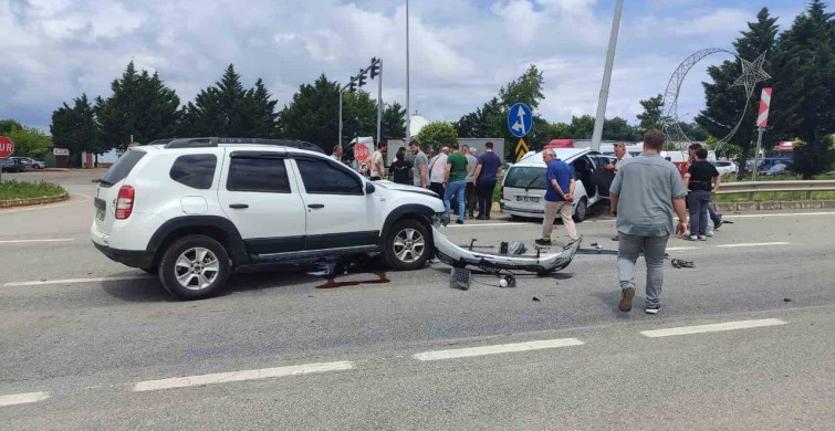 Giresun'da iki otomobil çarpıştı: 1'i çocuk 5 yaralı