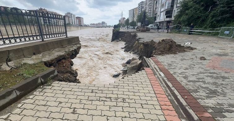 Giresun'da Sağanak Yağış Etkisini Gösteriyor