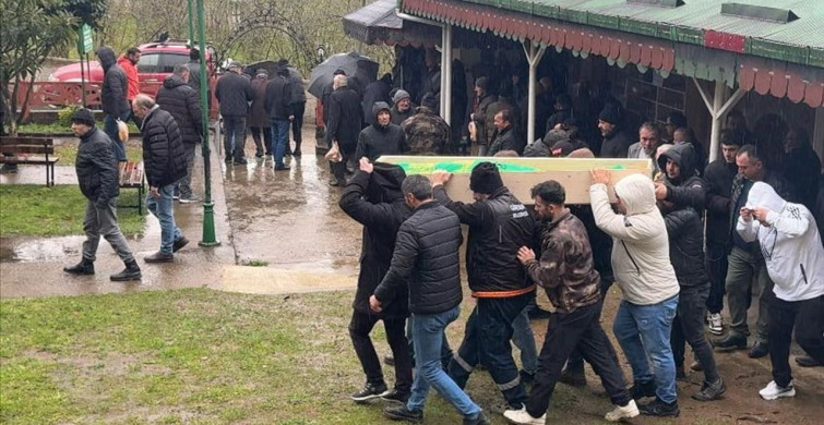 Giresun'daki Yangında Hayatını Kaybeden Fevzi Demiray'ın Cenazesi Defnedildi