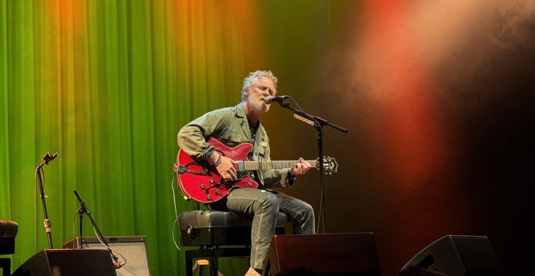 Glen Hansard İstanbul'da İlk Konserini Verdi