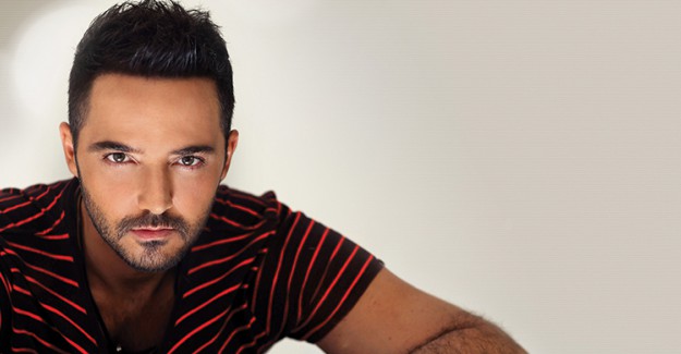 Gökhan Özen'in Acı Haberi Sahnedeyken Aldı