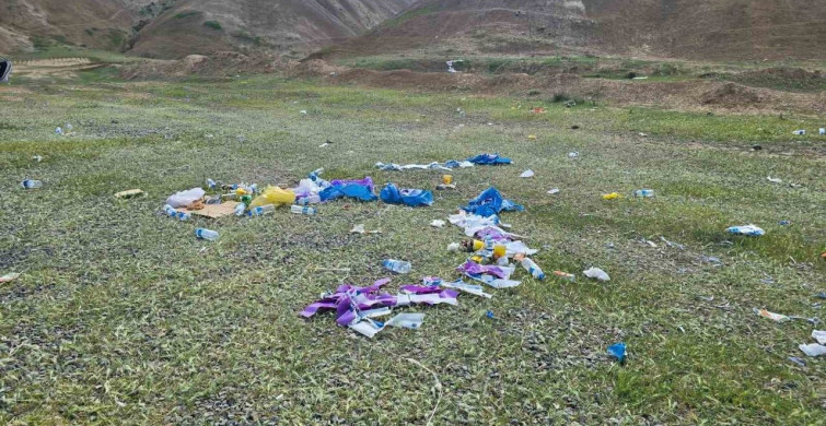 Gökkuşağı Tepeleri'nde Çöp Tepkisi ve Temizlik Hareketi