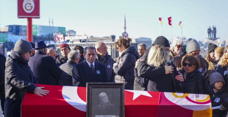 Gökmen Özdenak İçin Tören Düzenlendi
