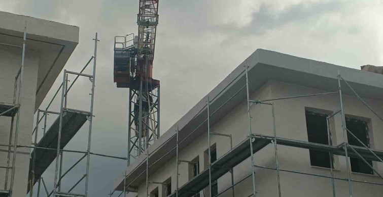 Gölbaşı'nda İşçiler Kule Vinçte Eylem Düzenledi