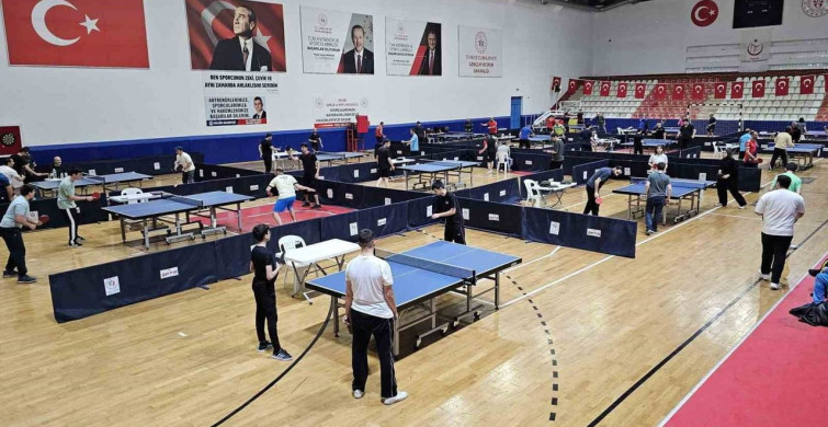 Gölcük'te Masa Tenisi Turnuvası Sonuçlandı