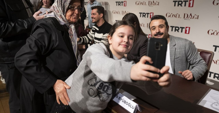 Gönül Dağı Oyuncuları Külliye'de Sevenleriyle Buluştu