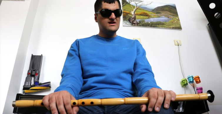 Görme Engelli Genç Müzik Konusunda Hedeflerini Büyütüyor