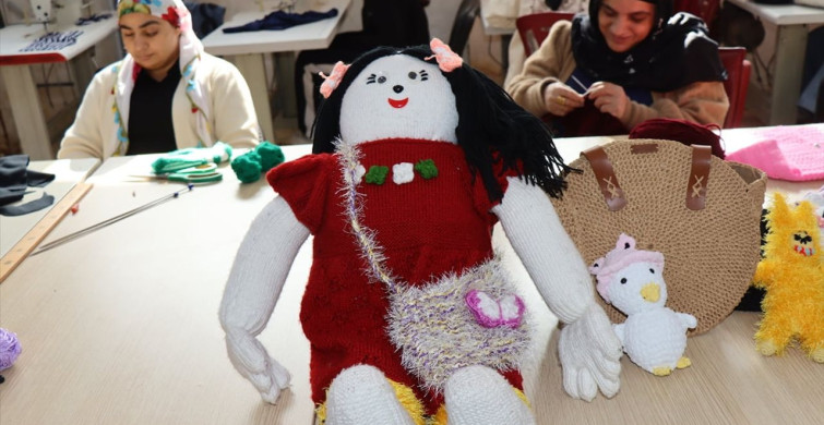 Görme Engelli Kız Kardeşlerin El Emeği: Umut ve Başarı