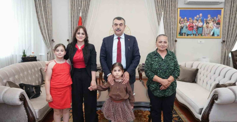 Görme Engelli Müzisyen Nil Korkmaz, Milli Eğitim Bakanı Yusuf Tekin'i Ziyaret Etti