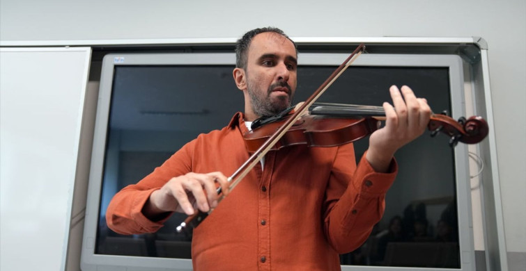 Görme Engelli Öğretmen, Engellilere Bakış Açısını Değiştiriyor