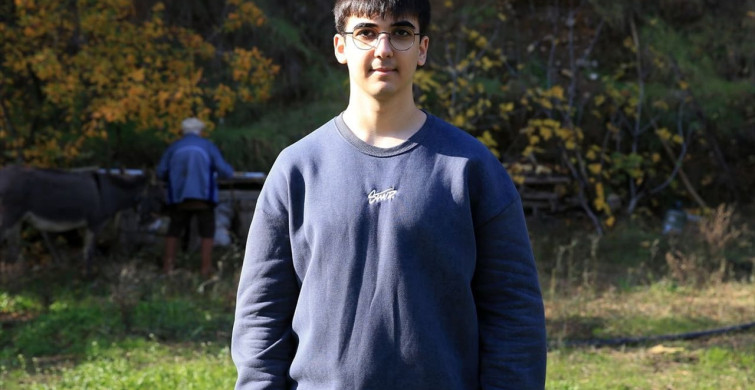 Görme Engelli Raif Dede'nin Hikayesini Anlatan Belgesel ile Empati Oluşturma Çabası