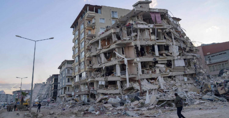 Görüntüler sosyal medyada gündem olmuştu: Deprem sonrası çıkan ışıkların anlamı ne?
