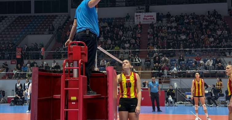 Göztepe-Beşiktaş Maçında Tribünler Boşaltıldı