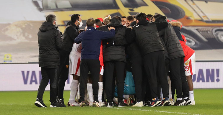 Göztepe Fenerbahçe'yi Yenmeyi Başardı