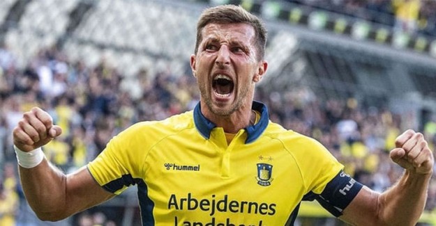 Göztepe Kamil Wilczek'i Transfer Ettiğini Duyurdu