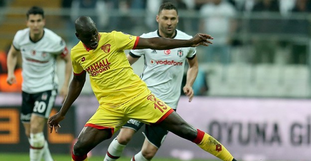 Göztepe Taraftarları Demba Ba'yı Islıkladı