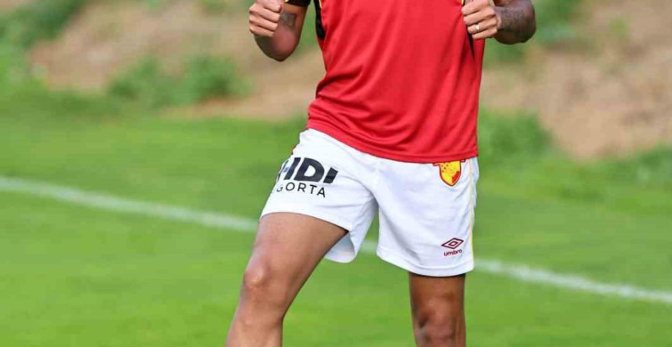 Göztepe teknik direktörü stanimir stoilov transfer çalışmalarını sürdürüyor
