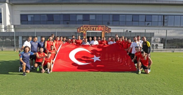 Göztepe'den Mehmetçiklere Destek