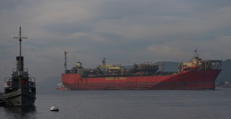 Gryphon A Doğal Gaz Tankeri Çanakkale Boğazı'ndan Geçiş Yaptı