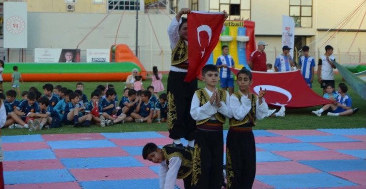 GSB İzmir spor okulları bayındır’da törenle açıldı