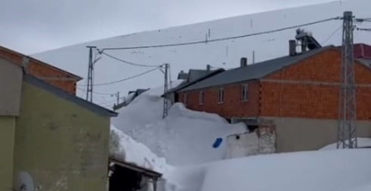 Gümüşhane Yaylalarında Kar Kalınlığı Evleri Aştı