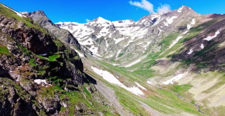 Gümüşhane'nin karlı zirveleri dronla görüntülendi