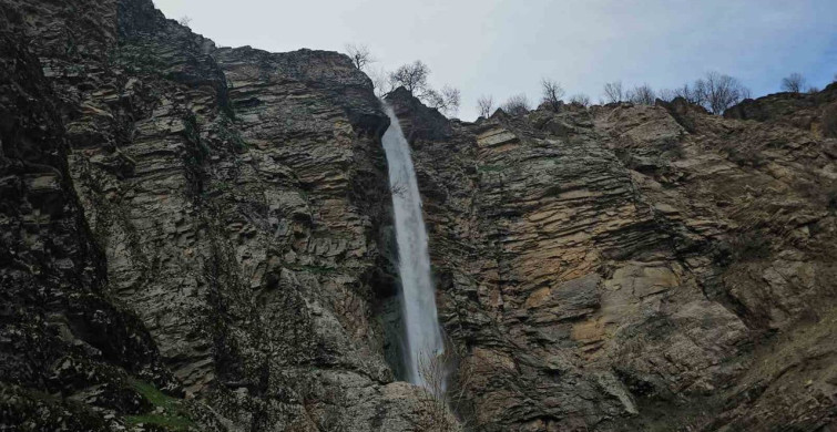 Gümüşkanat Şelalesi'nde Doğasever Akını
