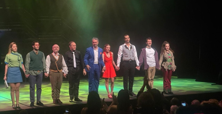 Güneşin Oğlu Tiyatroda: Onur Ünlü'den İlk Gösterim