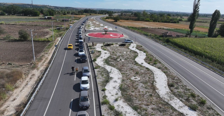 Gurbetçiler Türkiye'den Dönüş Yaparken Duygusal Anlar Yaşıyor