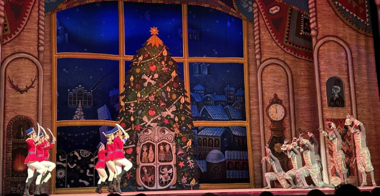 Gürcistan Devlet Balesi İstanbul'da 'Fındıkkıran' Balesi ile Sahne Aldı