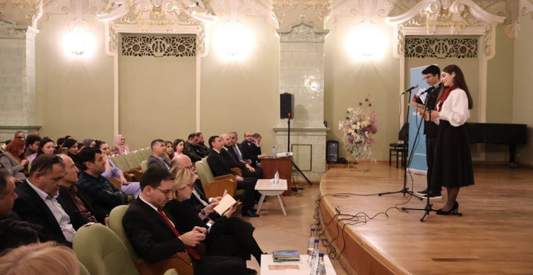 Gürcistan'da Kültür Harmanı Şiir Programı Düzenlendi