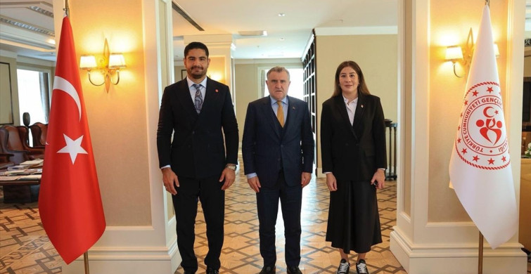 Güreş Federasyonu Başkanı Akgül, Bakan Bak'ı Ziyaret Etti