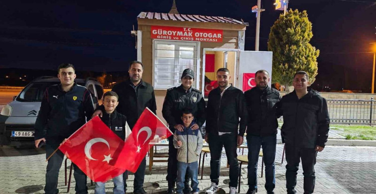 Güroymak'ta Polisler İçin Pastalı Sürpriz