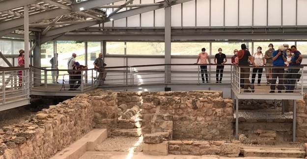 Hadrianaupolis Antik Kenti’nde Ziyaretçi Yoğunluğu